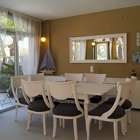 Marina Sahil Aparthotel Çeşme